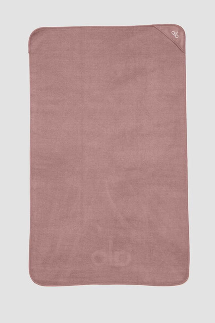 PERFORMANCE NO SWEAT HAND TOWEL