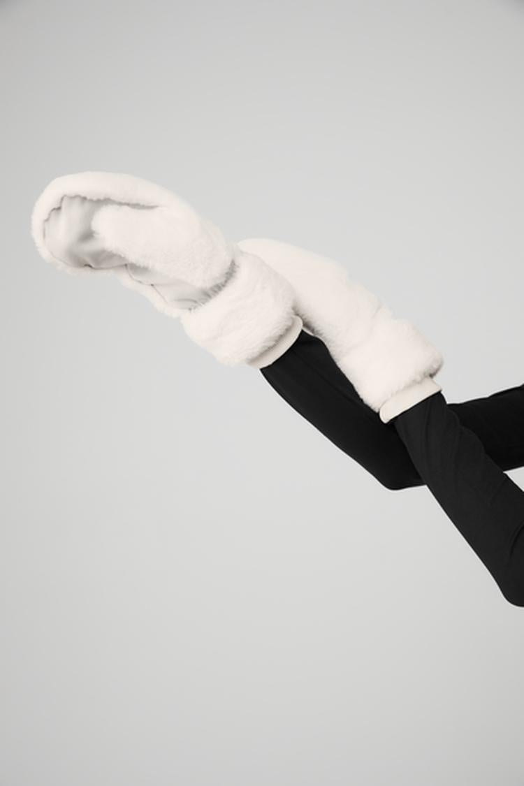 FAUX FUR WARMING MITTENS