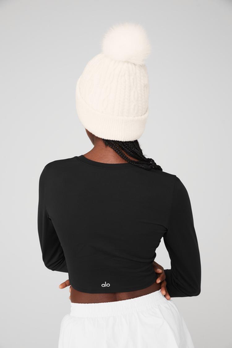 CABLE KNIT BEANIE
