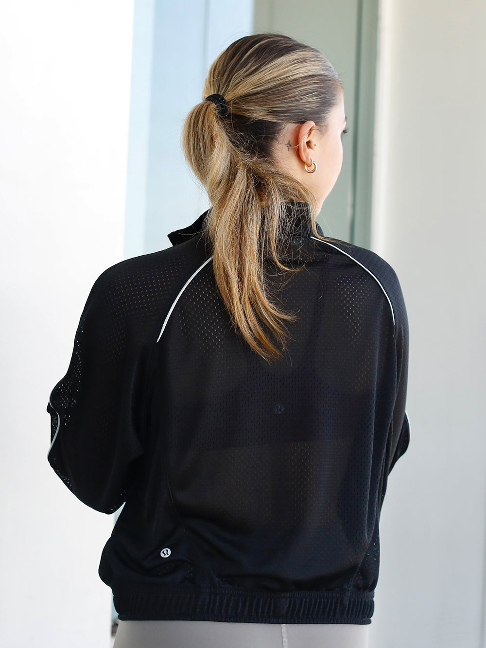 LULULEMON BLACK/WHITE MESH FULL-ZIP TRAIN JACKET