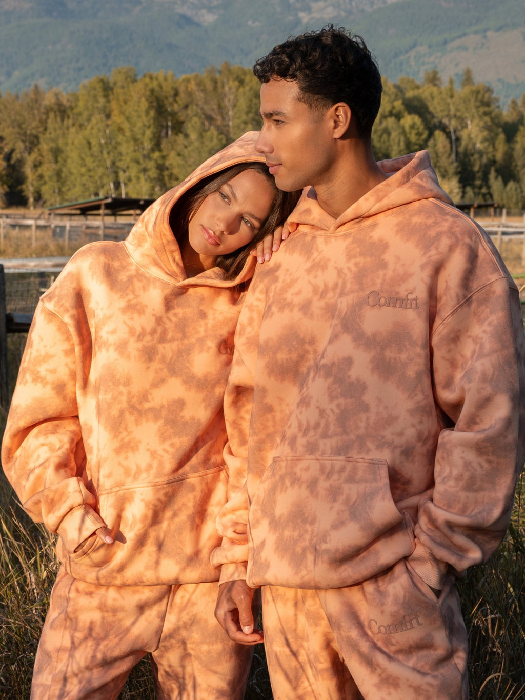 Minimalist Hoodie – Mega