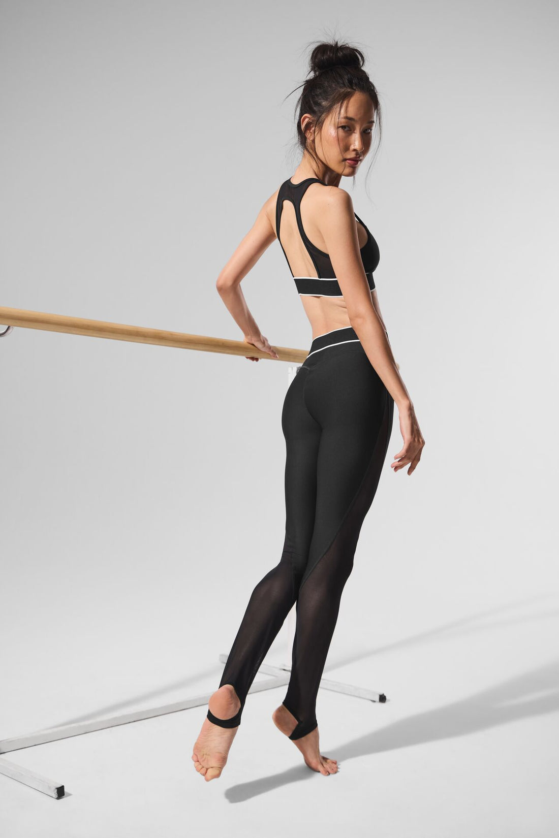 Mallas Airlift de cintura alta con estribos y malla Darling - Negras