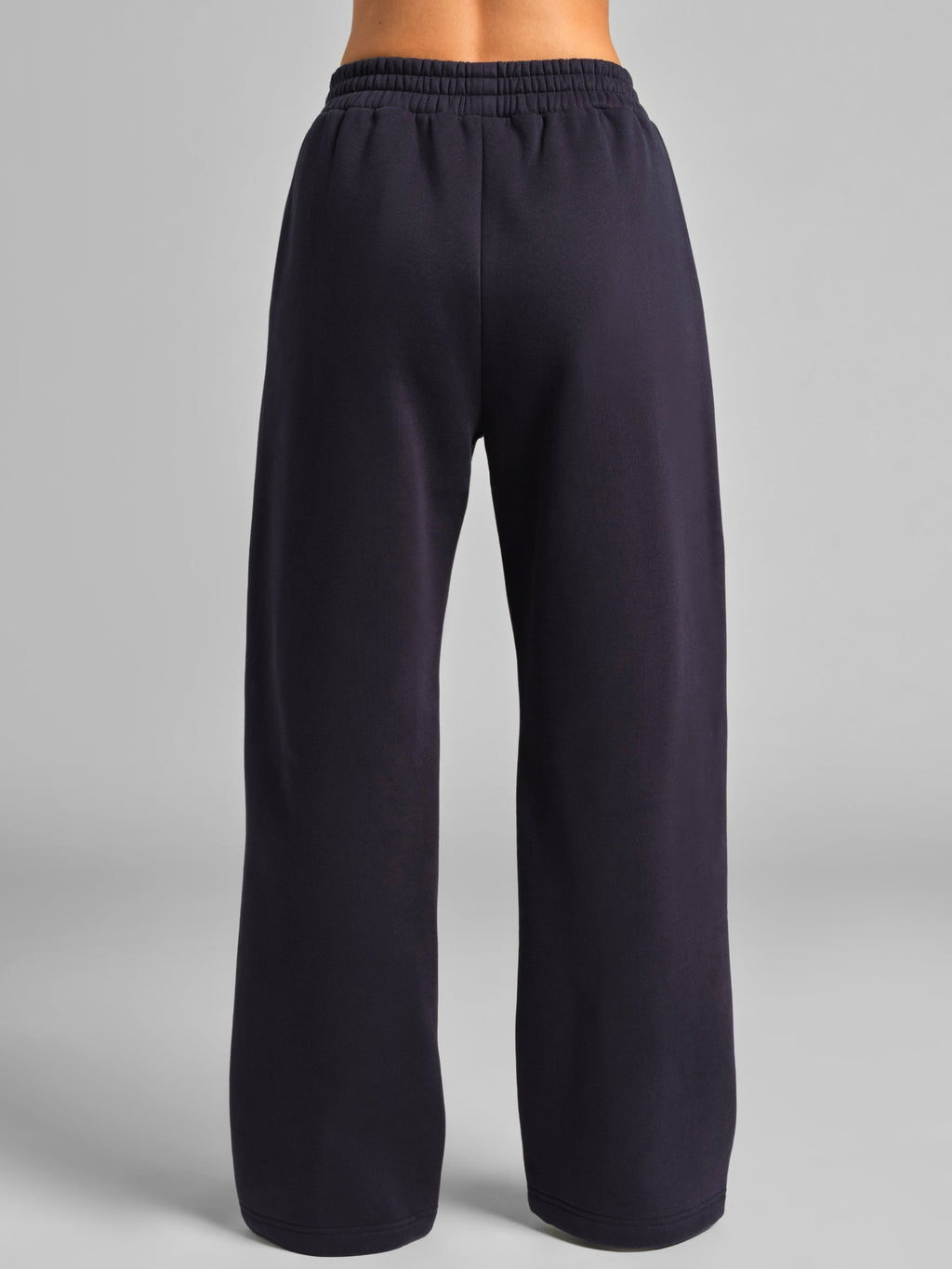 Minimalist Straight Leg Sweatpants – Long