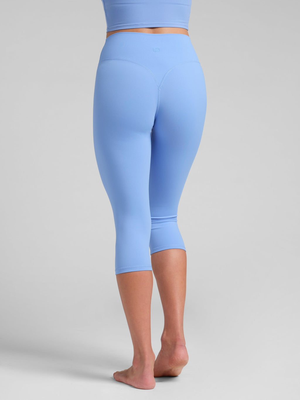 ComfrtCore™ 2.0 High-Waist Capri 18"