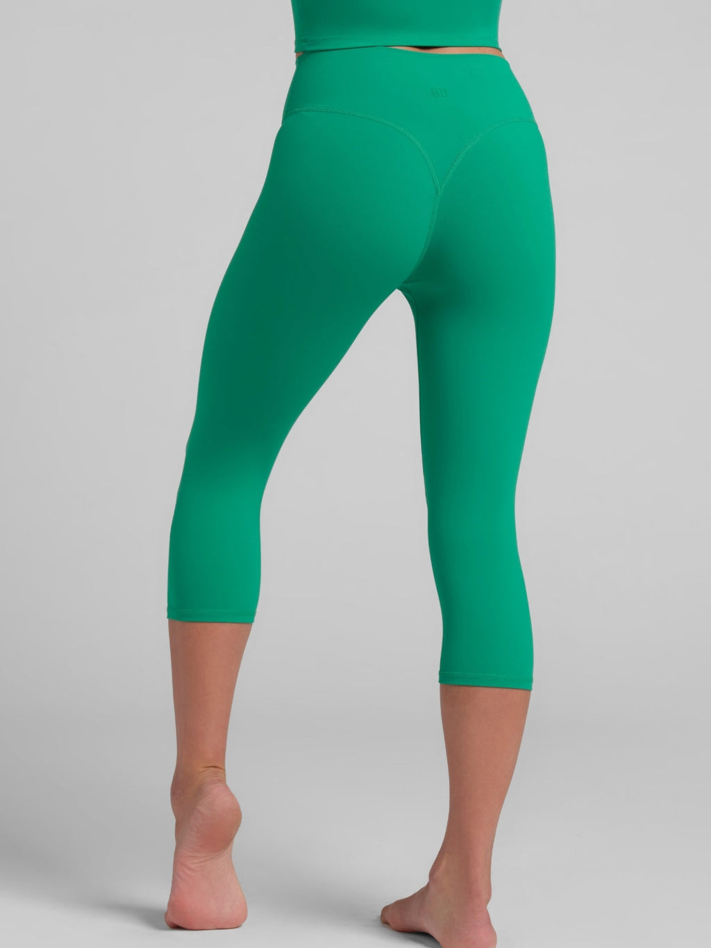 ComfrtCore™ 2.0 High-Waist Capri 18"