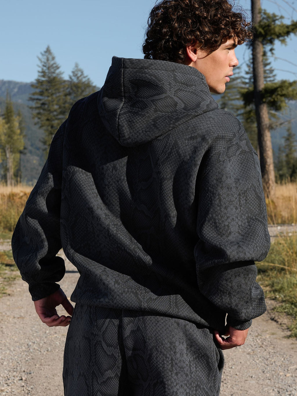 Minimalist Hoodie – Mega