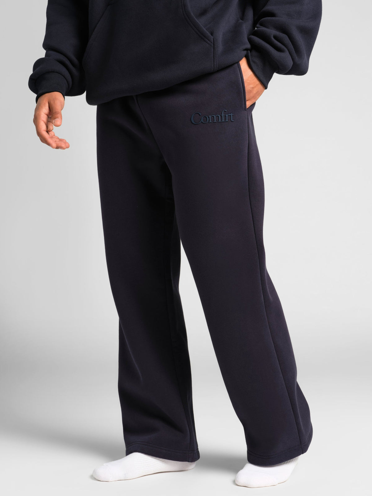 Minimalist Straight Leg Sweatpants – Short