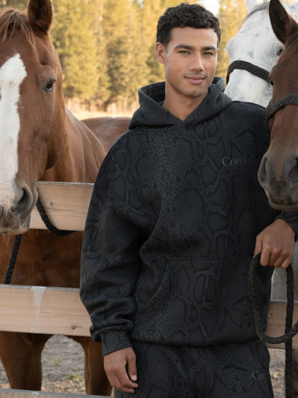 Minimalist Hoodie – Mega