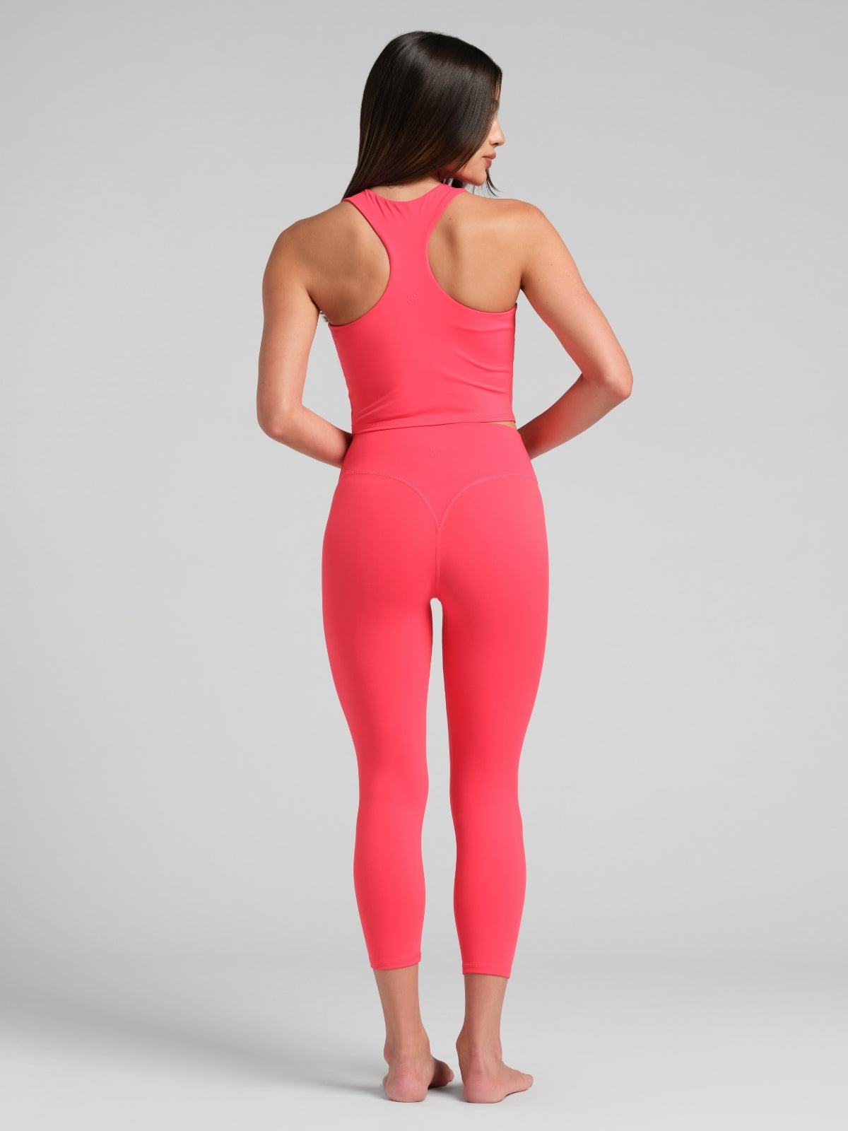 ComfrtCore™ 2.0 High Neck Crop Tank