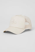 Gorra de camionero District - Hueso