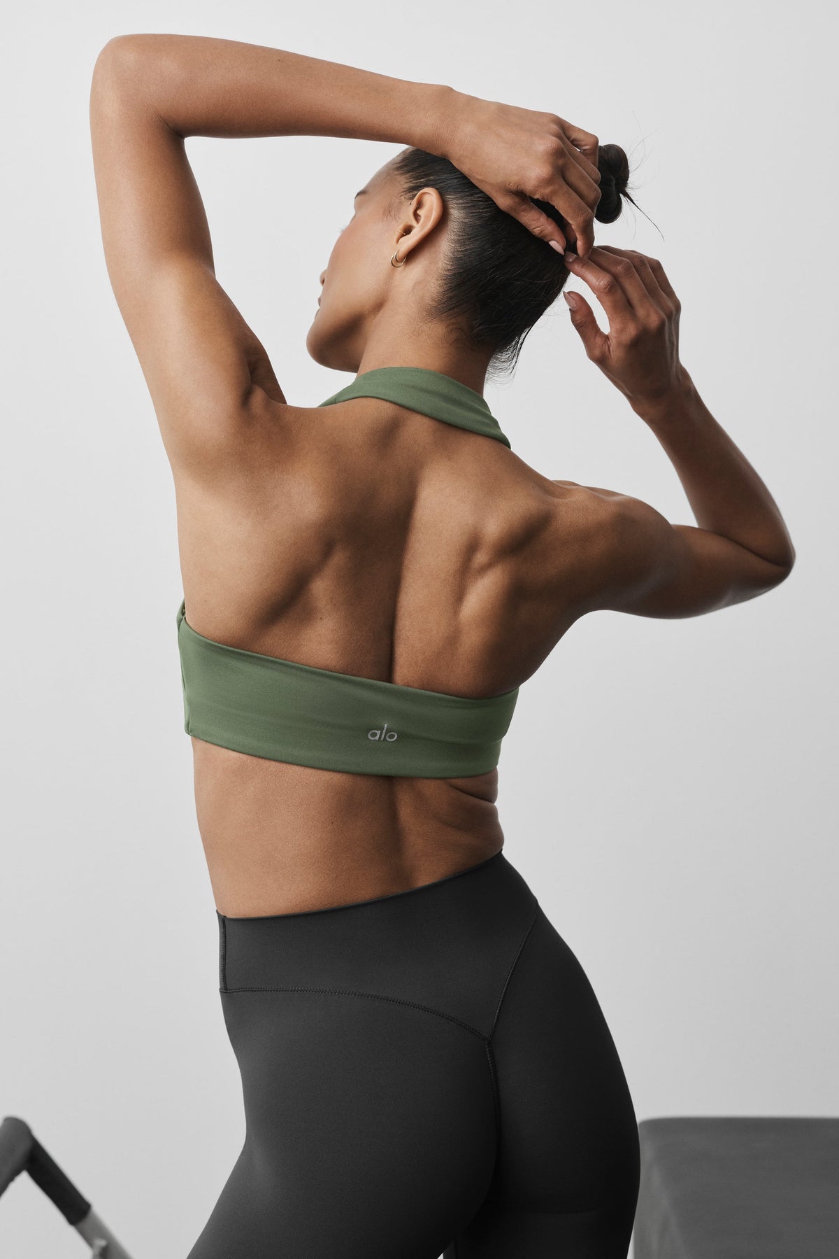 ALO Softsculpt Feel The Heat Halter Bra - Bamboo Green