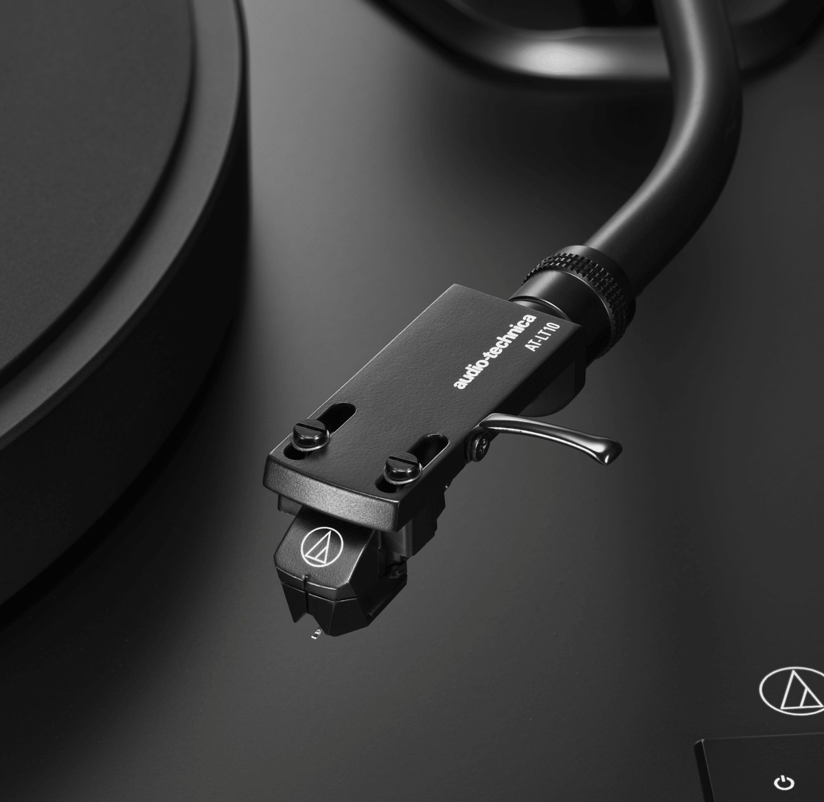 Audio Technica AT-LP8X BONUS OFFER free Stylus upgrade to VM95SH valued $299