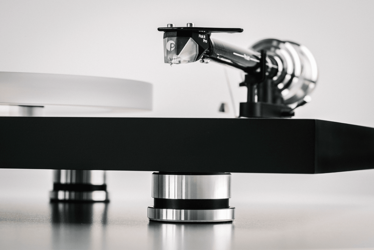 ProJect Debut Reference 10 Turntable with Pick it PRO B Cartridge