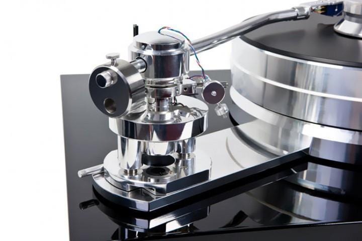 ProJect Signature 10 Turntable with Ortofon Cadenza Black Cartridge