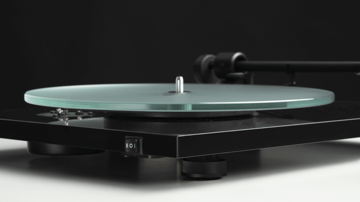 ProJect T1 EVO Phono Turntable with Ortofon OM 10 Cartridge