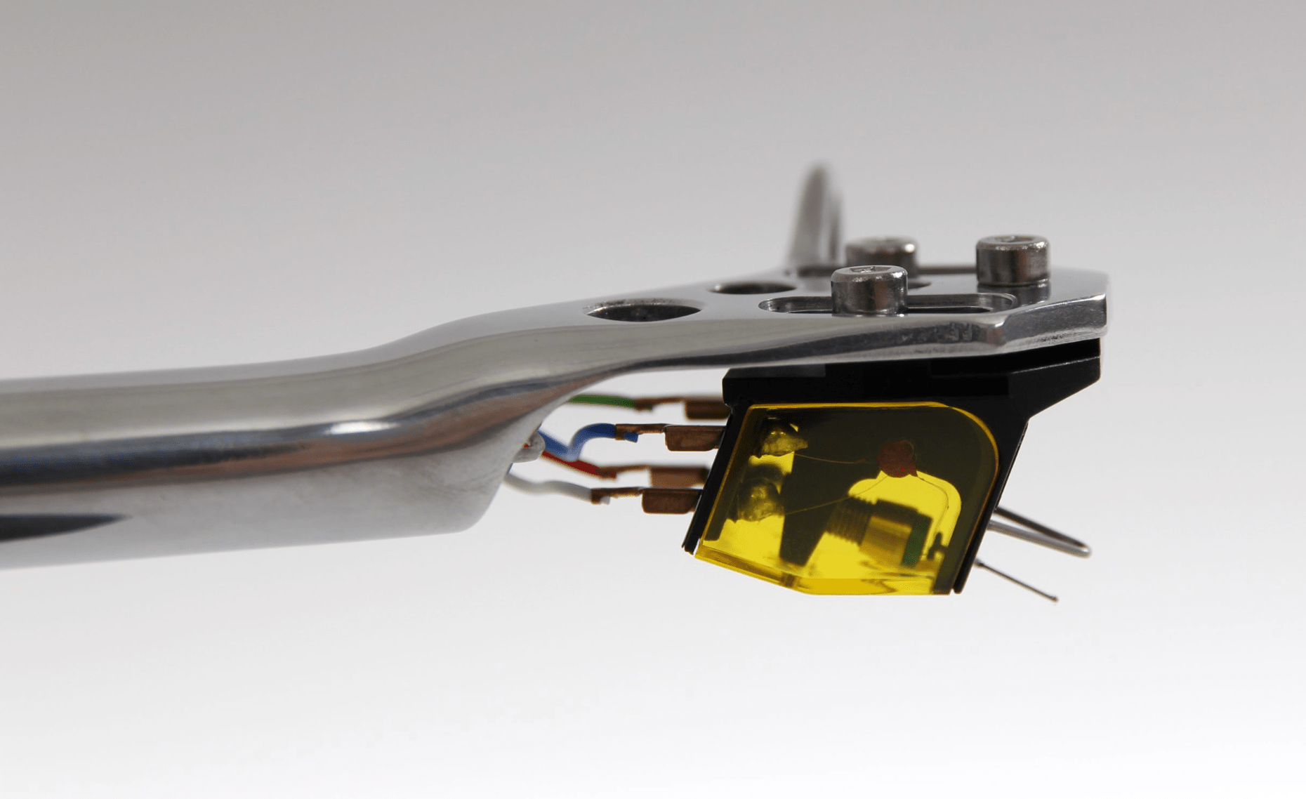 Rega Naia Reference Turntable with Optional Aphelion 2 MC Cartridge