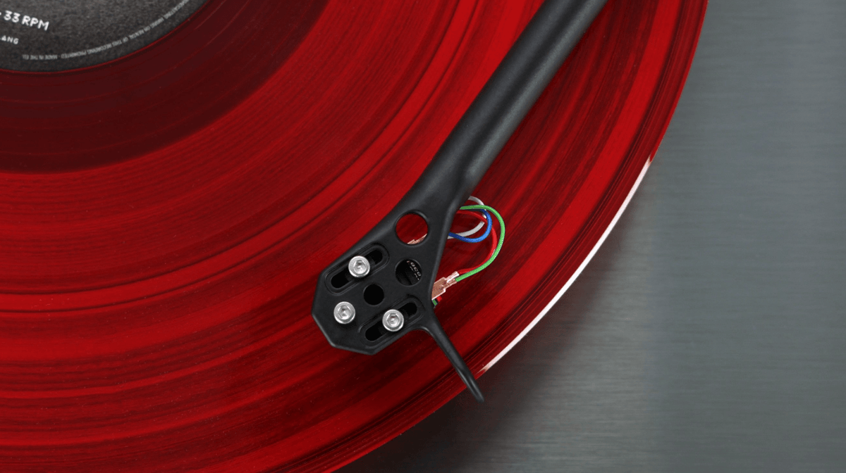 Rega Planar 3 RS Special Edition with ND5 in Brushed Aluminium Black